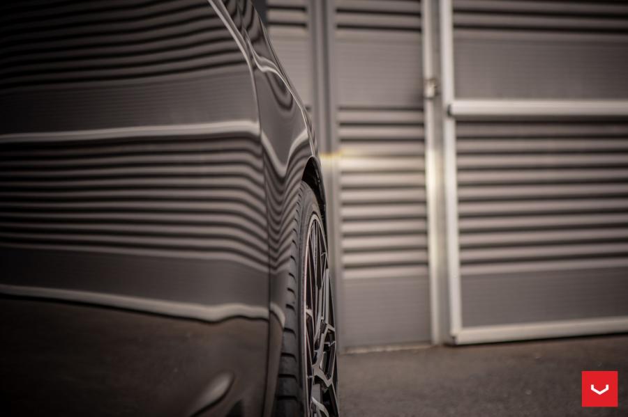 Детали экстерьера Kia Carnival on Vossen Wheels (HF-2) 2019 года  (фото 4 из 9)